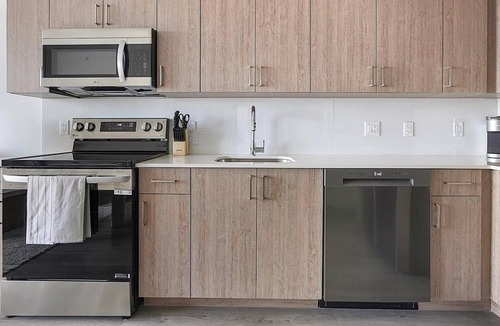 Hialeah Apartment | Landing | Stunning 2BD, Gym