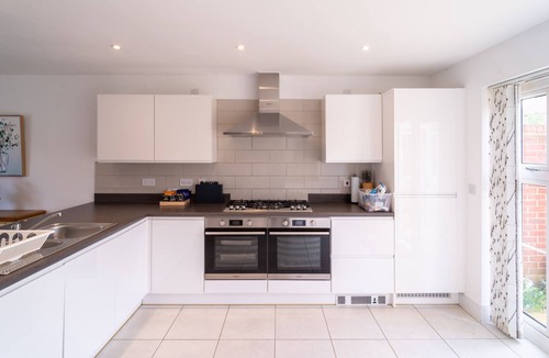 Bicester House | Large Family Home 8+2 near Bicester Village - Pass the Keys