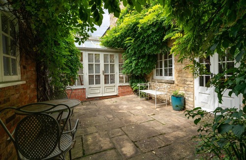 Bledington Cottage | Large friendly holiday cottage near to Kingham, Daylesford and Stow on the Wold - Milton House