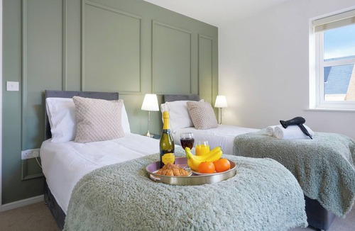 Newport Pagnell House | Large Modern 5-bed Perfect for Families