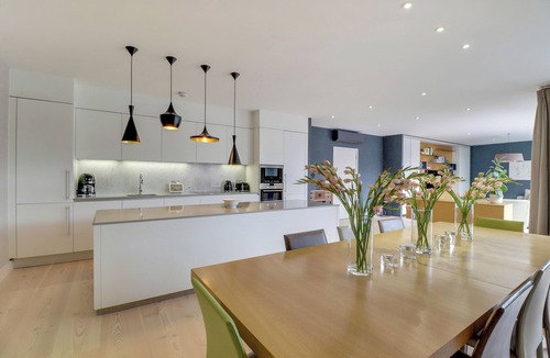 Soho Apartment | Large Modern Designer Soho Flat with AirCon, 24 Hour Concierge and Terrace