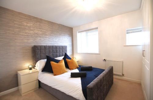 Cambridge Apartment | Large Stylish Cambridge House (4BR/Free Parking)