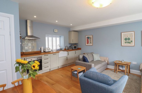 Alnmouth House | LARK RISE, family friendly, country holiday cottage in Alnmouth