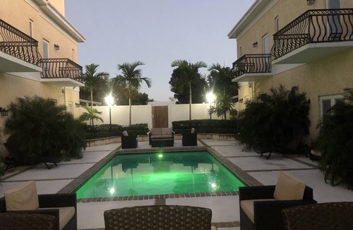 Nassau House | Las Casitas 4 bedroom