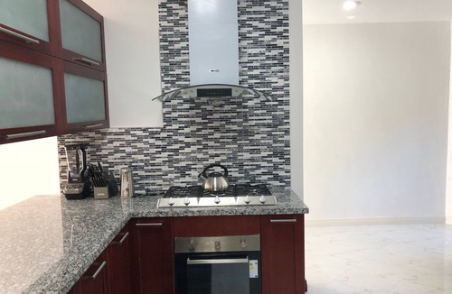 Nassau House | Las Casitas near to Airport, Beaches, Shops, Restaurants, Resorts and Scuba.