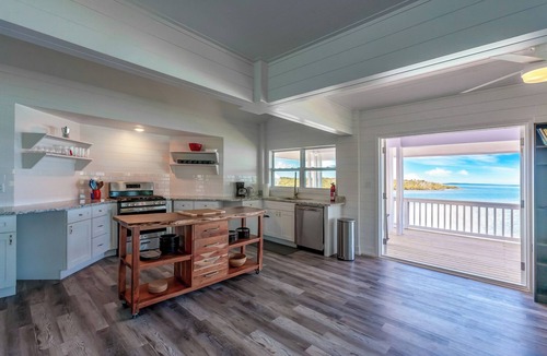 Hope Town House | Lavender Cottage - Waterfront Sanctuary On Edge Of Town