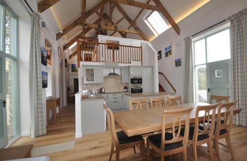 Lyme Regis Cottage | LEYS AT VALLEY VIEW FARM, family friendly, with open fire in Uplyme