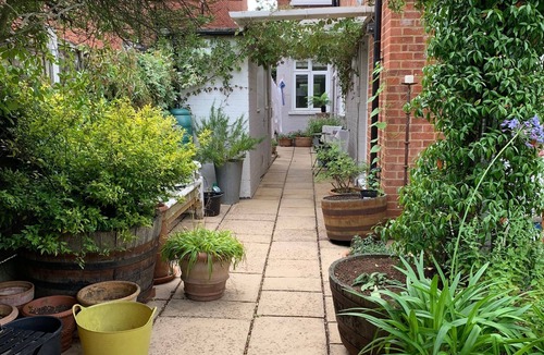 Mapesbury Apartment | Light, spacious two double bed flat in NWest London. Close to Wembley Complex.