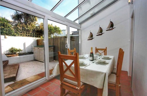 Newquay Cottage | Lighthouse Cottage, nr the beach at Mawgan Porth