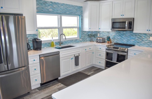 Green Turtle Estates House | Lillian's Bungalows - Second Floor Ocean View