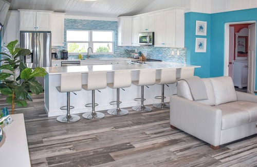 Green Turtle Estates House | Lillian's Bungalows - Second Floor Ocean View