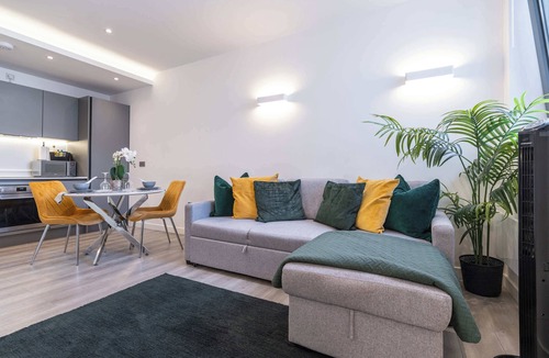 Great Linford Apartment | Linford Luxe | Quiet 1-Bed Retreat in Milton Keynes