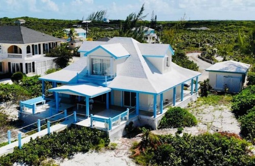 William's Town House | Little Exuma Home on Tropic of Cancer Beach
