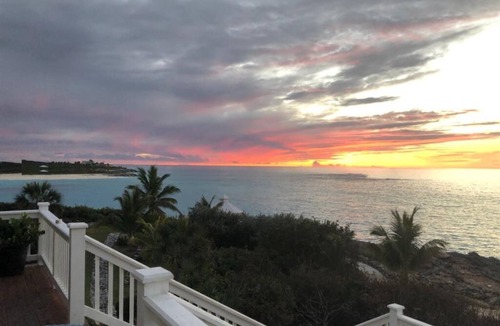 Cockburn Town House | Little paradise Sandy Point Bahamas