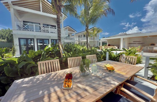 Coral Harbour Apartment | Little San Salvadore