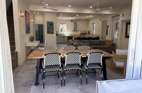 Green Turtle Cay House | Lo key cottages, The Beehive