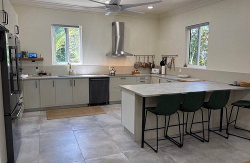 Green Turtle Cay House | Lo key cottages, The Beehive