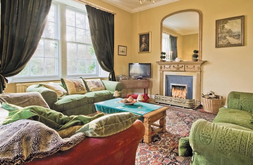 Kelso Cottage | Lochside Garden House - S4484