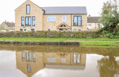 Skipton Cottage | Lock View - Nordic Spa