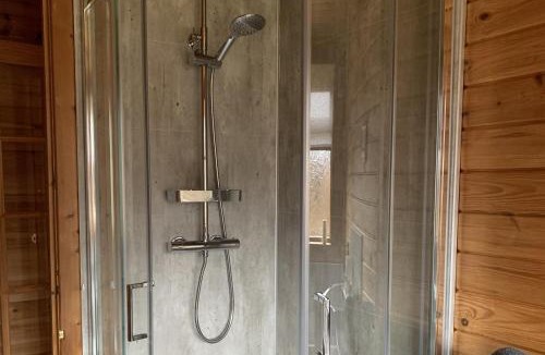 Hawick House | Lodge with river view - sleeps 6 - pet friendly