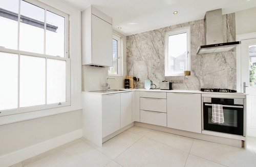 Queen's Park Apartment | London Queens Park flat - 2 bed apartment