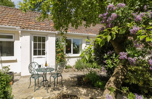 Ditcheat Cottage | LONG BATCH COTTAGE, romantic, character holiday cottage in Ditcheat