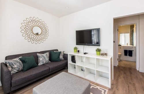 Redcliffe Apartment | Long Stay Discounts - Stylish 1 bed in Chelsea