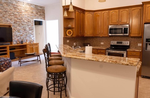 Cockburn Town Cottage | lotus San Salvador Bahamas