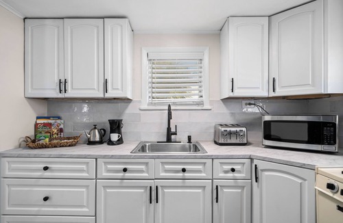 Nassau Apartment | Lovely 1 bedroom apartment, steps from the beach