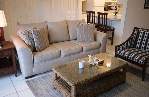 Westwind Apartment | Lovely 1 bedroom Loft located on Beach Property