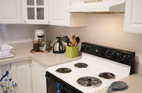 Westwind Apartment | Lovely 1 bedroom Loft located on Beach Property