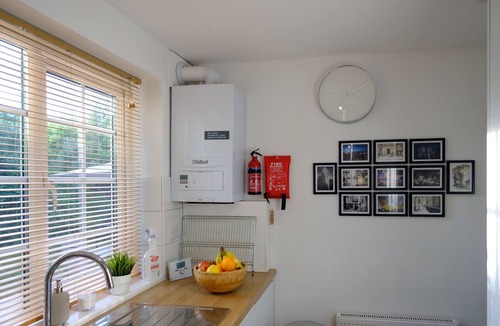 Datchet Apartment | Lovely 2-bedroom apartment, free parking & garden