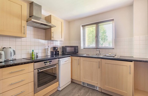 Redditch Apartment | Lovely 2BR Apt in the Heart of Redditch