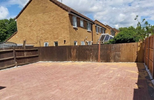 Dunstable House | Lovely 4 Bedroom home in Houghton Regis