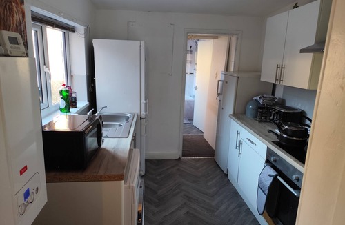 Gateshead Apartment | Lovely 5 bedrooms in a quiet area where guests can enjoy their stay near thepark