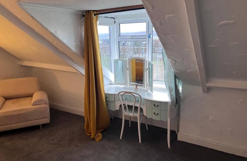 Gateshead Apartment | Lovely 5 bedrooms in a quiet area where guests can enjoy their stay near thepark