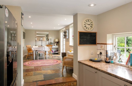 Marsh Gibbon House | Lovely 5BD Home with Cinema & Games Room