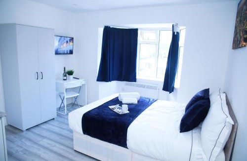 South Harrow Apartment | Lovely Apartment with free parking