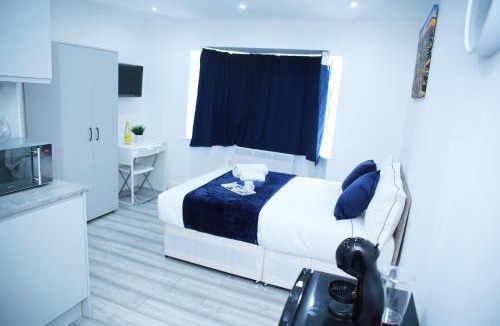 South Harrow Apartment | Lovely Apartment with free parking