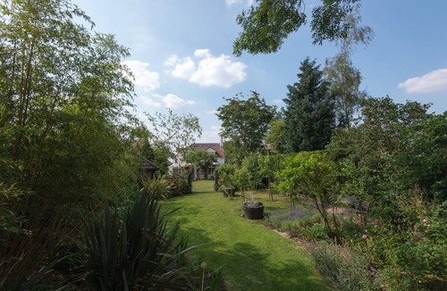 Winsor Cottage | Lovely cottage & garden. 5 min drive from Paultons Park, home of Peppa Pig