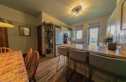 Lytham St. Anne's Apartment | Lovely Large St Annes Maisonette with Roof Garden