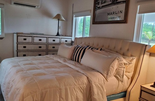 Rainbow Bay House | Lovely Oceanfront Home on Calm Caribbean, Snorkeling, Views