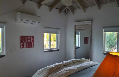 Rainbow Bay House | Lovely Oceanfront Home on Calm Caribbean, Snorkeling, Views