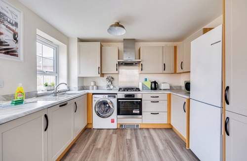 Milton Keynes House | Lovely Triumph House- Perfect location in Milton Keynes