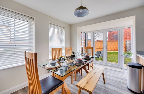 Milton Keynes House | Lovely Triumph House- Perfect location in Milton Keynes