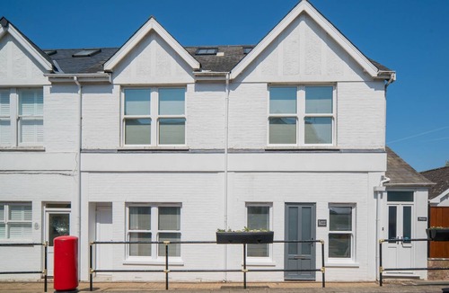 Nettlestone Apartment | Lower Bouys in the seaside village of Seaview on the Isle of Wight