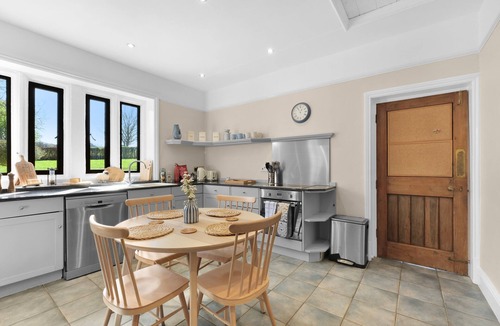 Market Harborough House | Lower Lodge Retreat | 3BDR 2BA Country House with Parkland Views