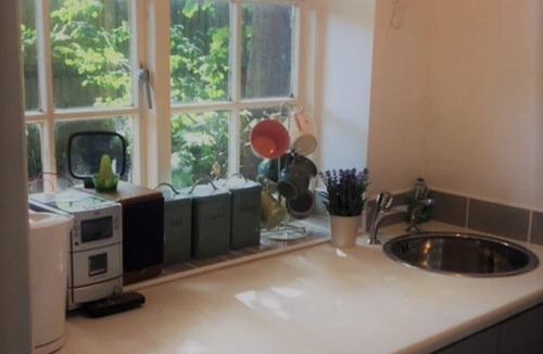Tring House | Loxley Barn, 1-bed Cottage Retreat