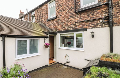 Foxt Cottage | LUCKY COTTAGE, luxury holiday cottage, with open fire in Foxt