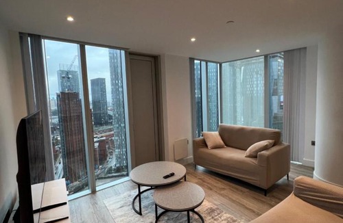 Castlefield Apartment | Lux Deansgate multi story apartment